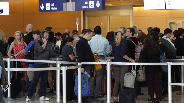 The TSA screening line at Terminal D of DFW Airport on Thursday, November 17, 2016.